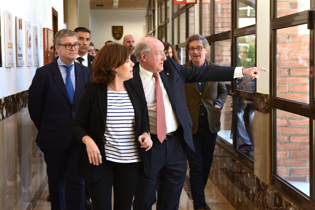 Sin “consumo crítico”, tendremos una generación vulnerable ante lo digital, advierte Sáenz de Santamaría